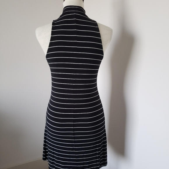 seriously soft. AERO. black striped dress size XS brand new! - Picture 4 of 6